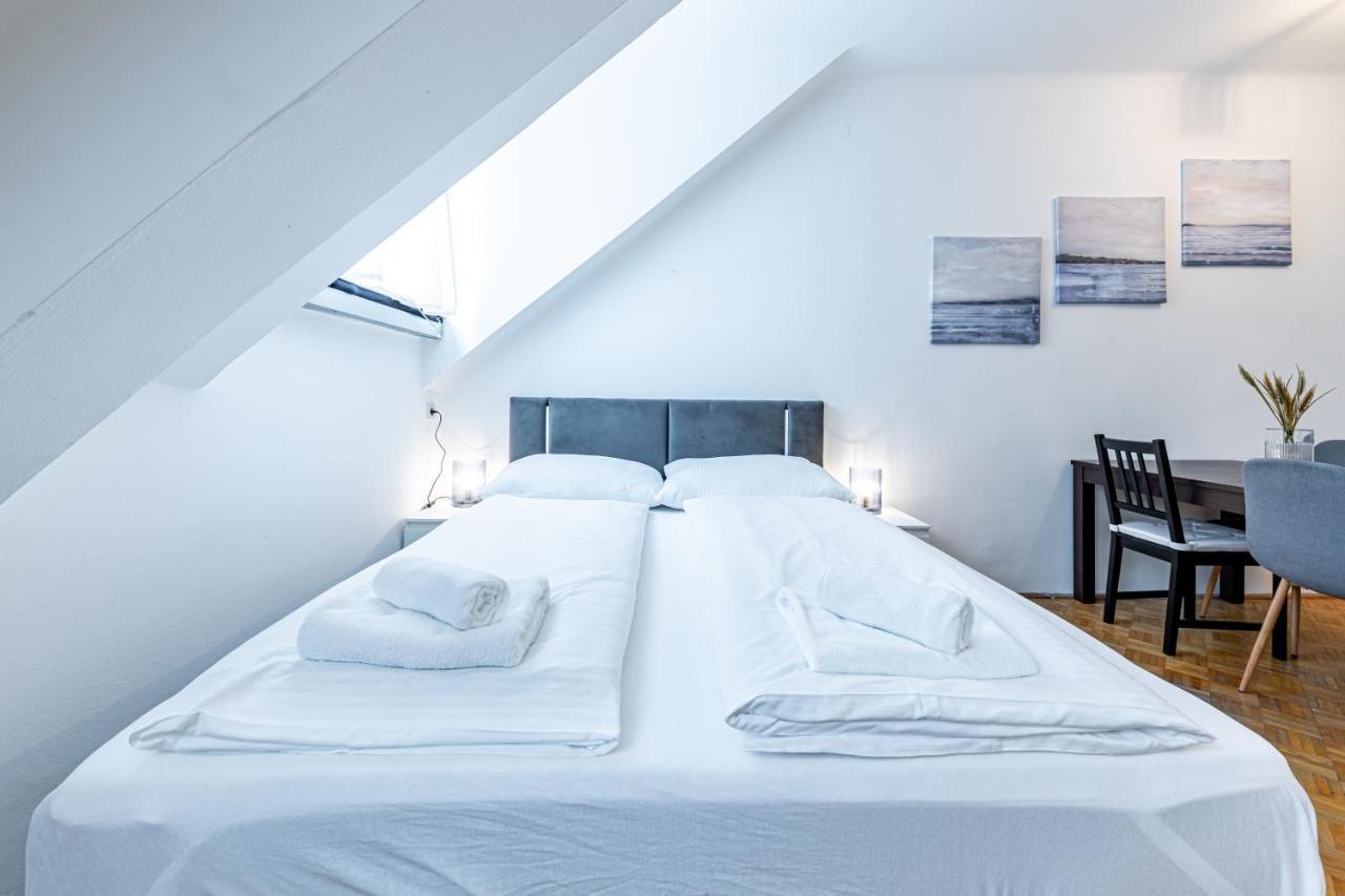 Apartament Rooftop Close To Main Station By Jr *