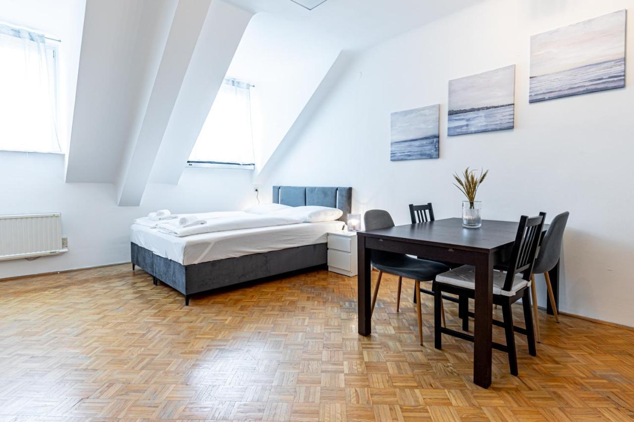 Rooftop Close To Main Station By Jr Apartament
